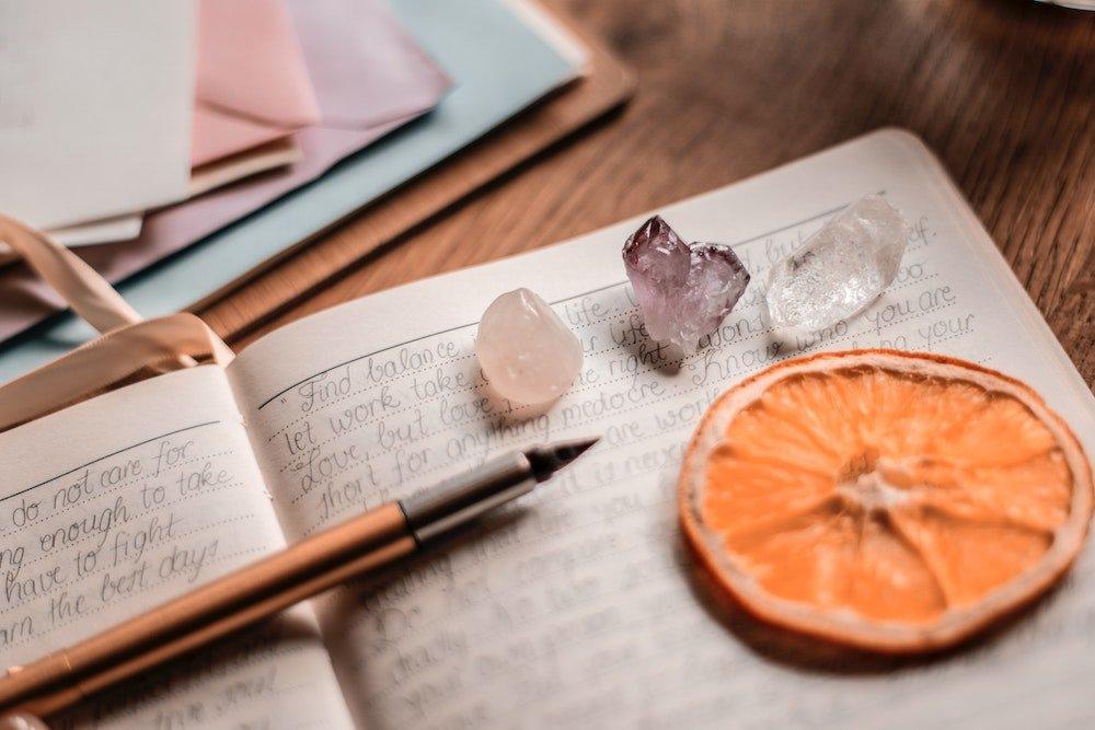 12 Pierres de Lithothérapie pour la Concentration et la Mémoire,Bougie Astro,La Bougie Herbivore,FR,labougieherbivore.com