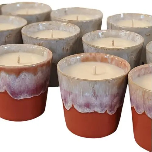 Bougies parfumées éditions limitées avec design artisanal en pot coloré pour une ambiance chaleureuse