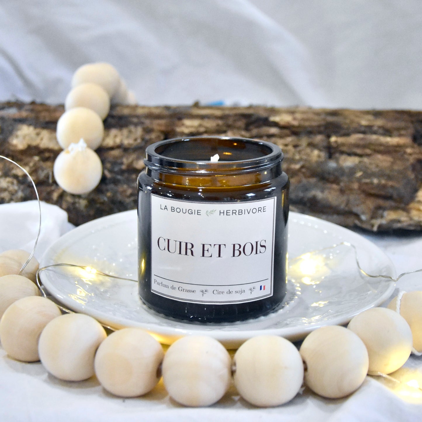 Bougie parfumée Cuir et bois fraîcheur pétillante à la cire végétale de soja 90g