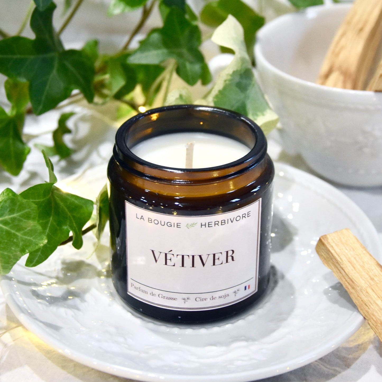 Bougie parfumée Vétiver fraîcheur aromatique à la cire végétale de soja 90g
