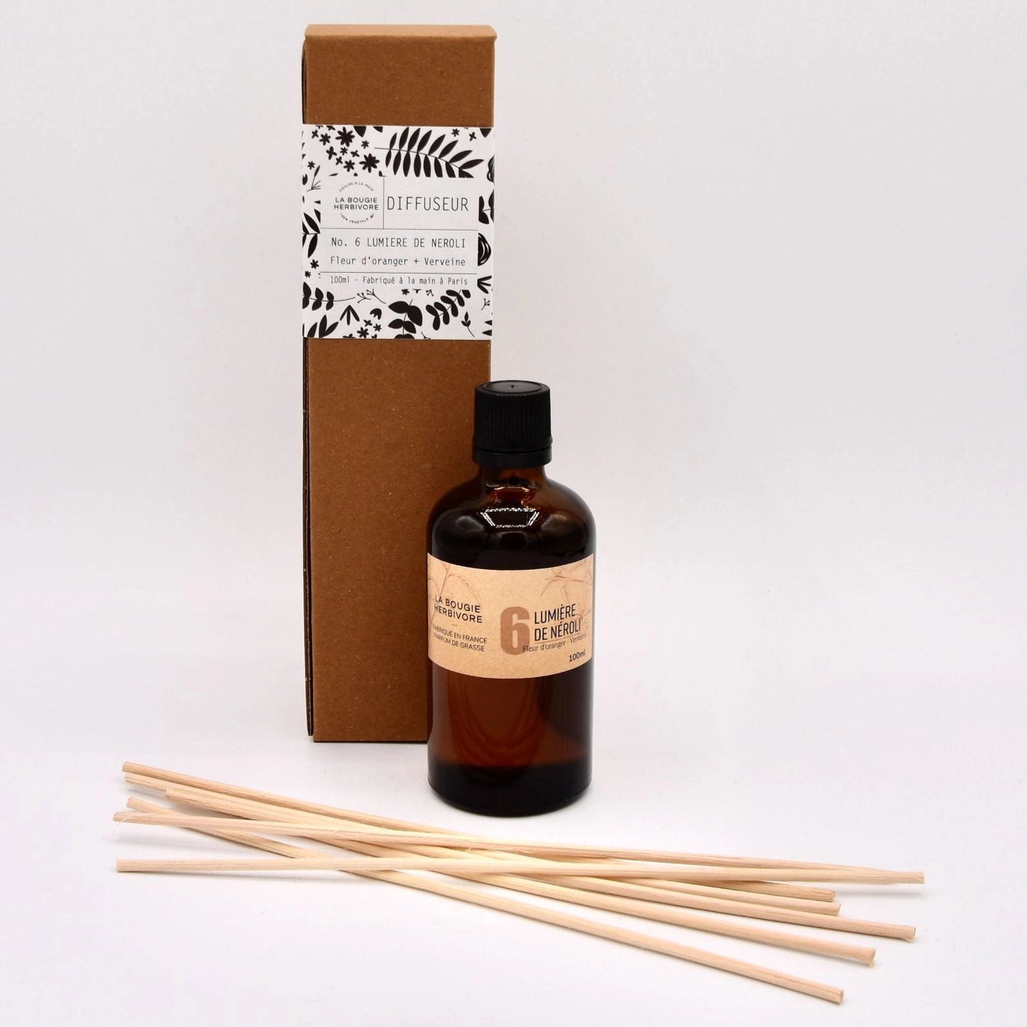 Diffuseur Signature à bâtonnets en Verre Ambré de 100 ml NO. 6 LUMIERE DE NEROLI - Fleur d'Oranger + Verveine La Bougie Herbivore diffuseur