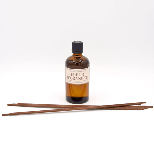 Diffuseur Classique à bâtonnets en Verre Ambré de 100 ml FLEUR D'ORANGER La Bougie Herbivore diffuseur