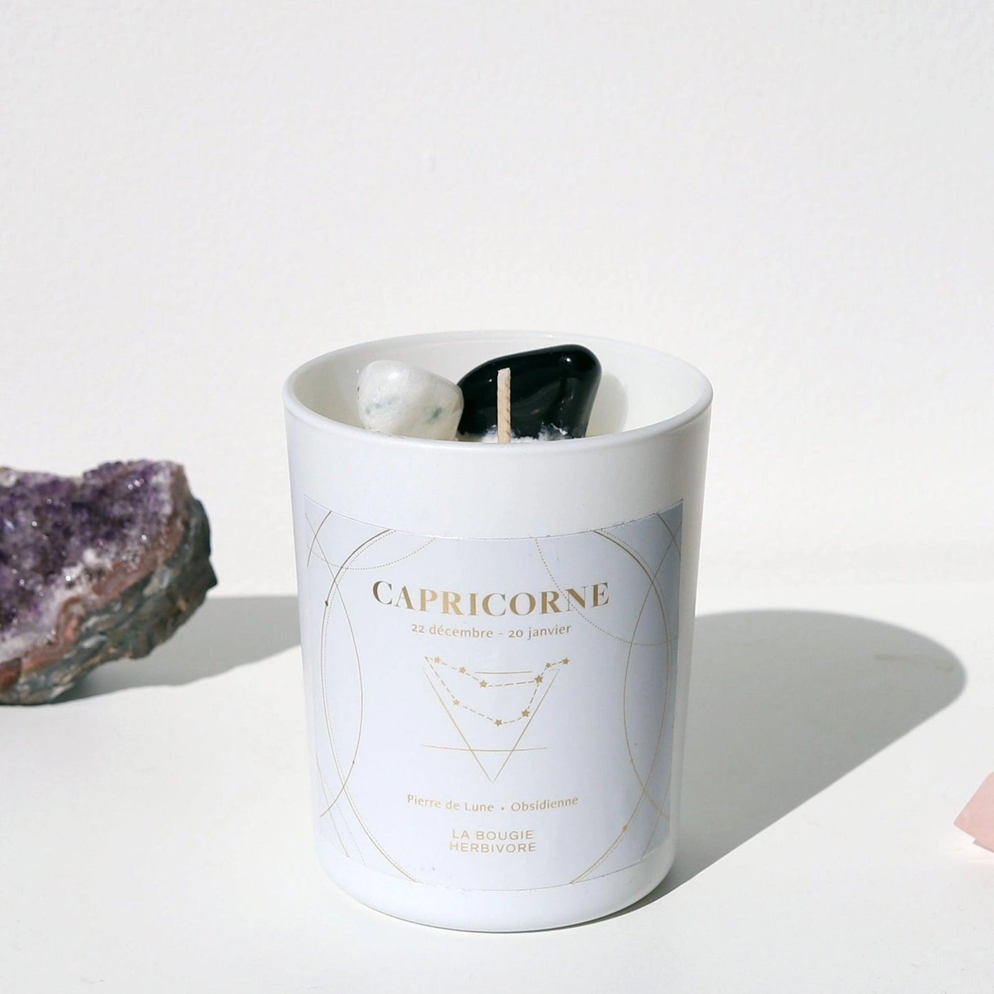 Bougie astrologique Capricorne avec pierres de lithothérapie pour une ambiance zen
