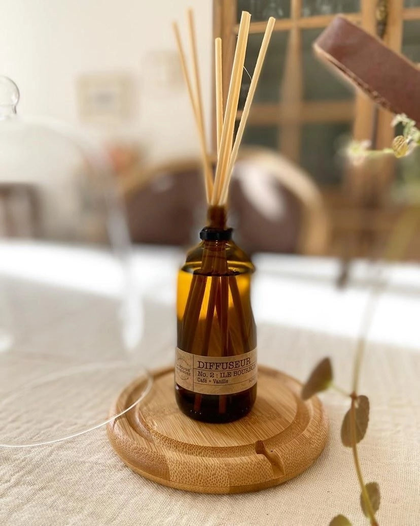 Diffuseur La Bougie Herbivore en verre avec bâtonnets, senteur forêt cèdre pour un ambiance apaisante