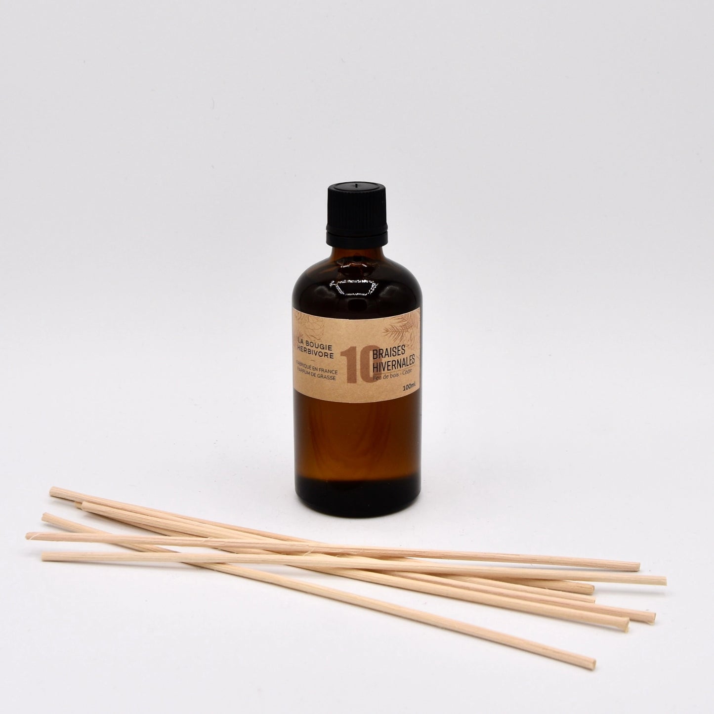 Diffuseur La Bougie Herbivore avec parfum feu de bois cèdre et tiges en bois pour une ambiance chaleureuse