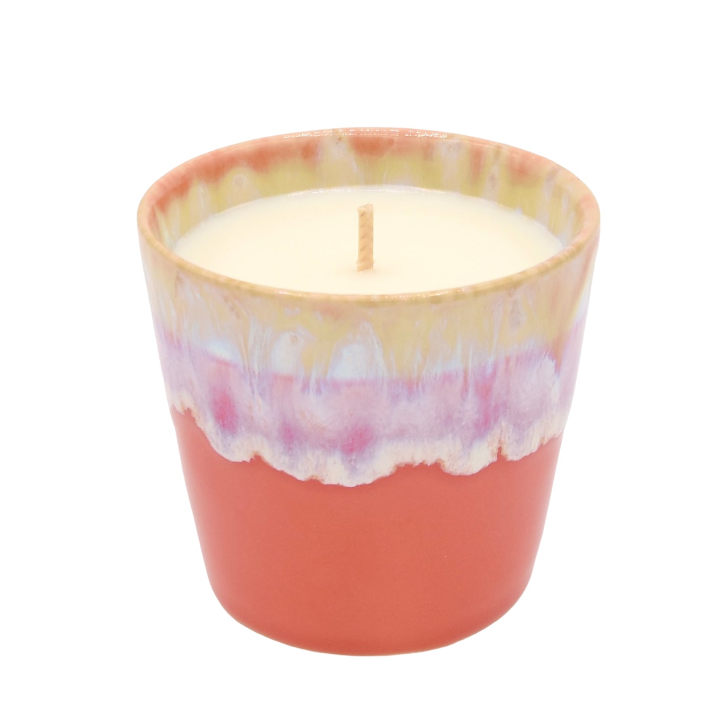 Bougie parfumée goyave dans un pot en céramique coloré, idéale pour une atmosphère agréable