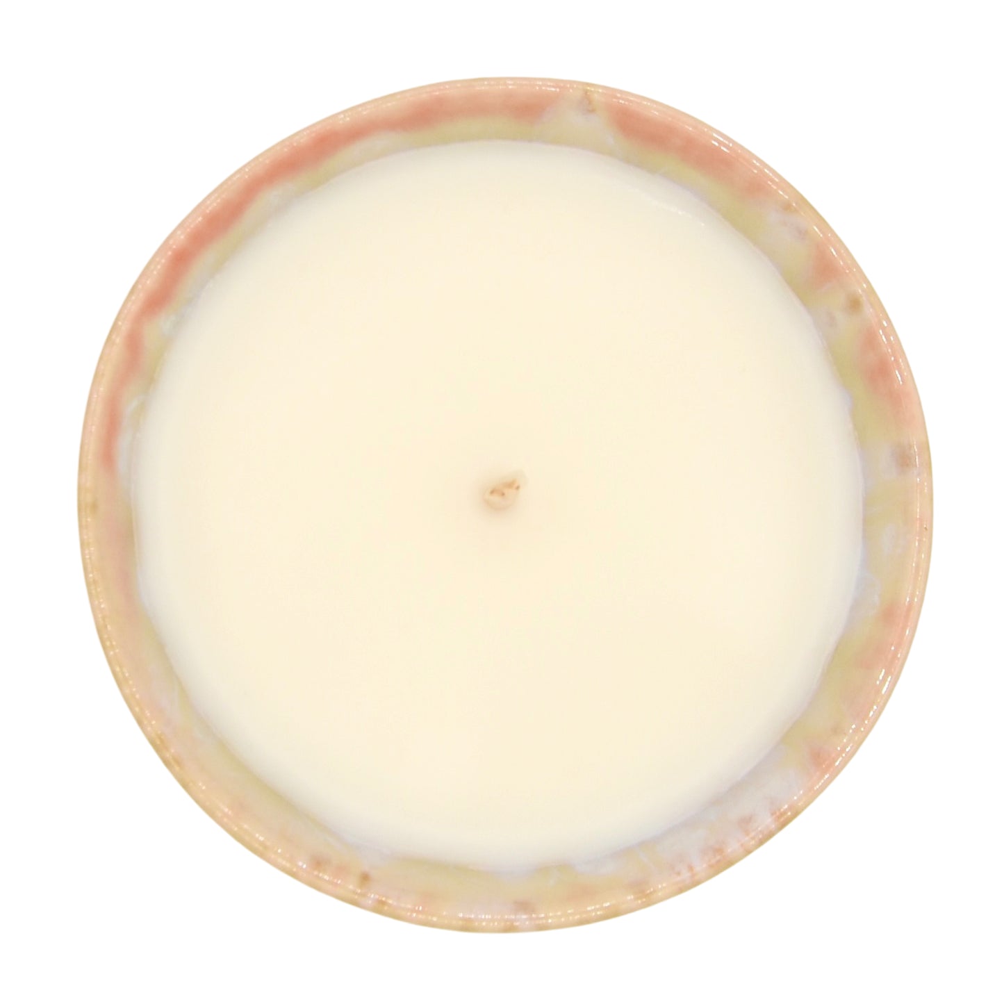 Bougie parfumée goyave de La Bougie Herbivore avec une surface lisse et crémeuse