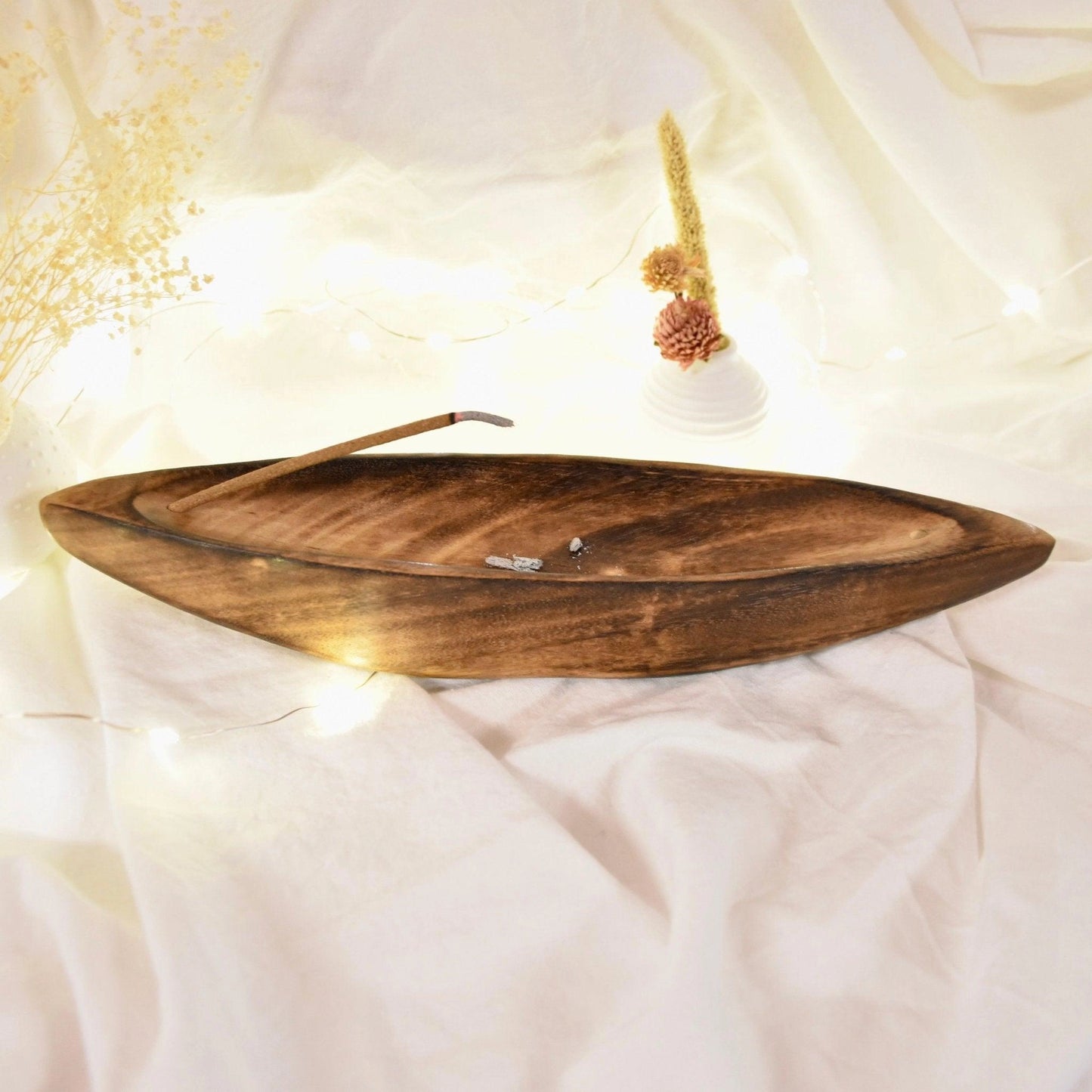 Pack 80 bâtonnets d'encens Ambre, Verveine et Citron + Porte-Encens Pirogue Bois 25cm La Bougie Herbivore encens