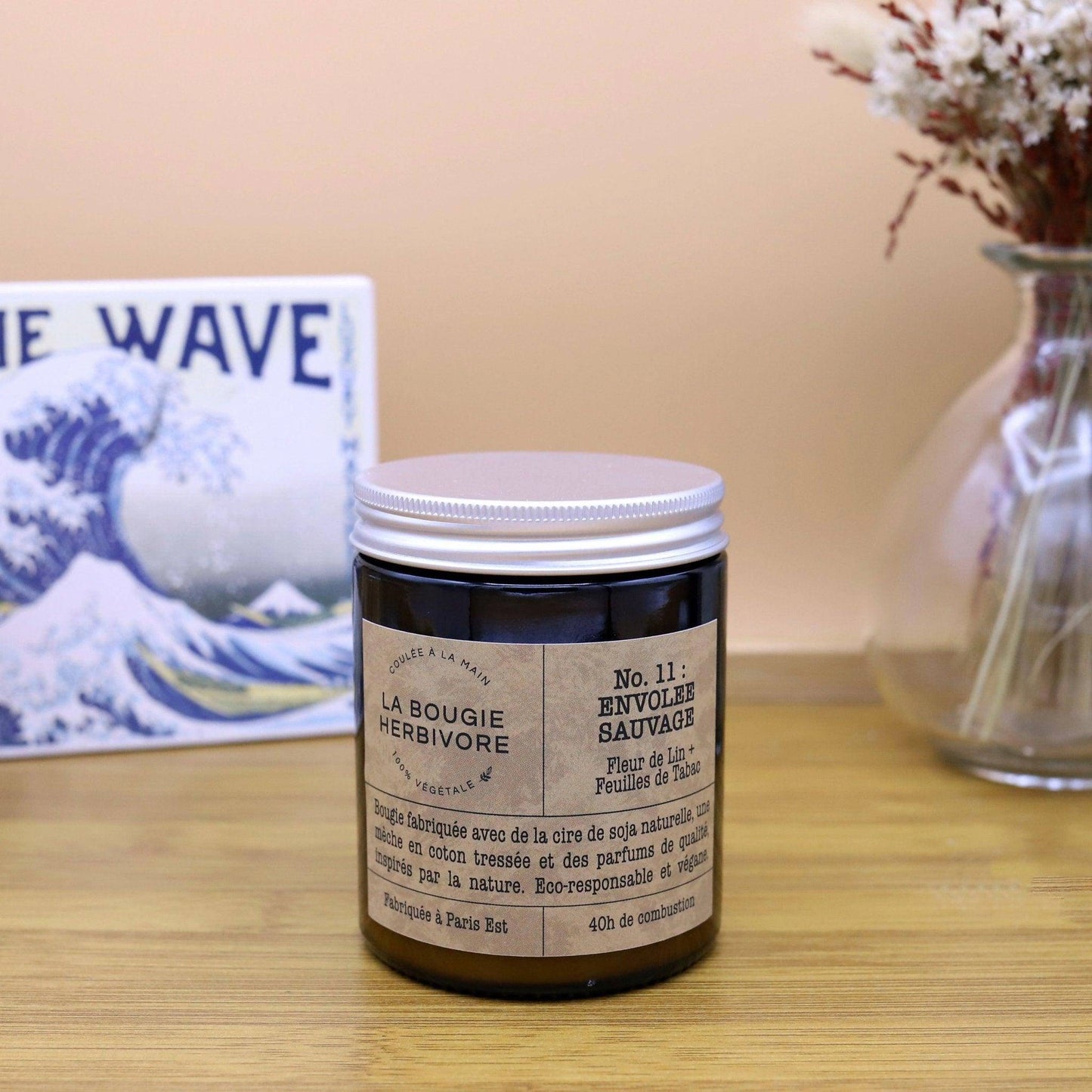 Bougie La Bougie Herbivore No 11 Envolée Sauvage avec parfum de fleurs et feuilles de tabac