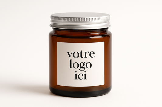le message "votre logo ici" Pot en verre ambré 140g avec couvercle aluminium à visser, 6.4 cm (D) x 8.2 cm (H).