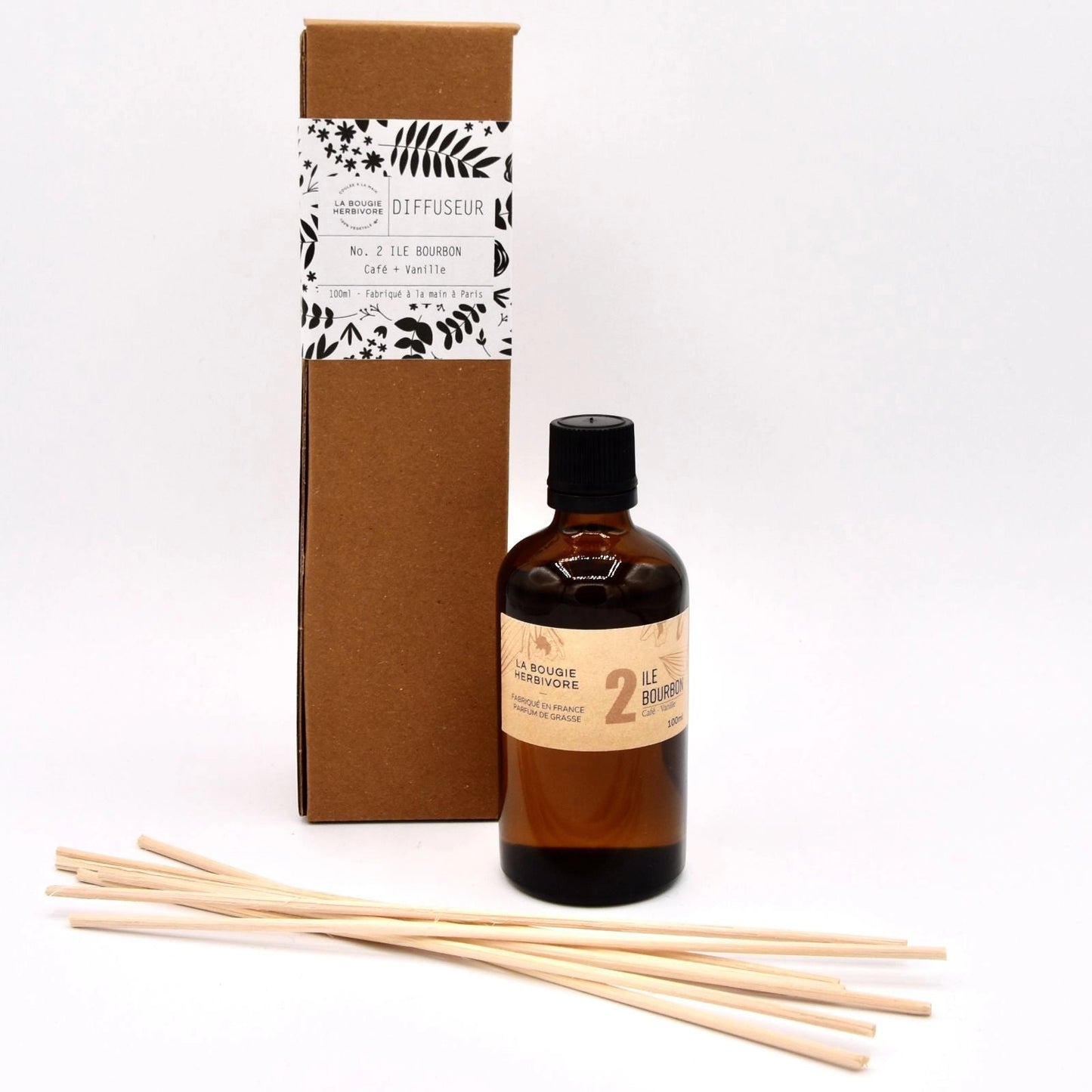 Diffuseur parfum café vanille de La Bougie Herbivore avec bâtons en bambou pour une ambiance chaleureuse