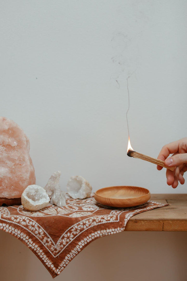 Purifier sa Maison des Énergies Négatives : 6 méthodes,,La Bougie Herbivore,FR,labougieherbivore.com