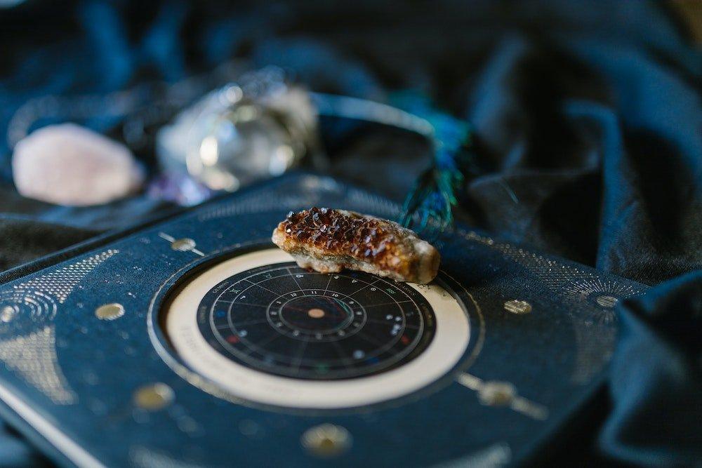 Quelle est la Différence entre le Signe Solaire, Lunaire et l’Ascendant en Astrologie ?,Bougie Astro, Bougie Parfumée, Palo Santo,La Bougie Herbivore,FR,labougieherbivore.com