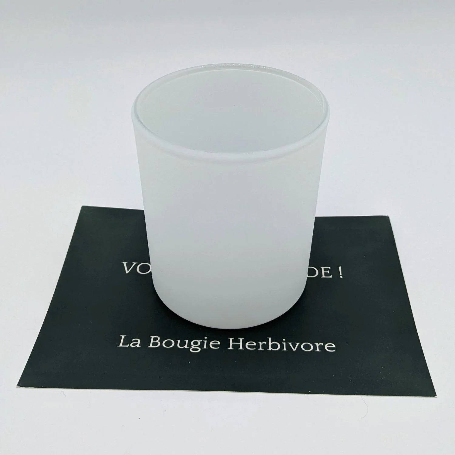 Bougie perlée à composer – pot blanc 2OO ml  POUDREE DISPO PARIS OU LAVAL