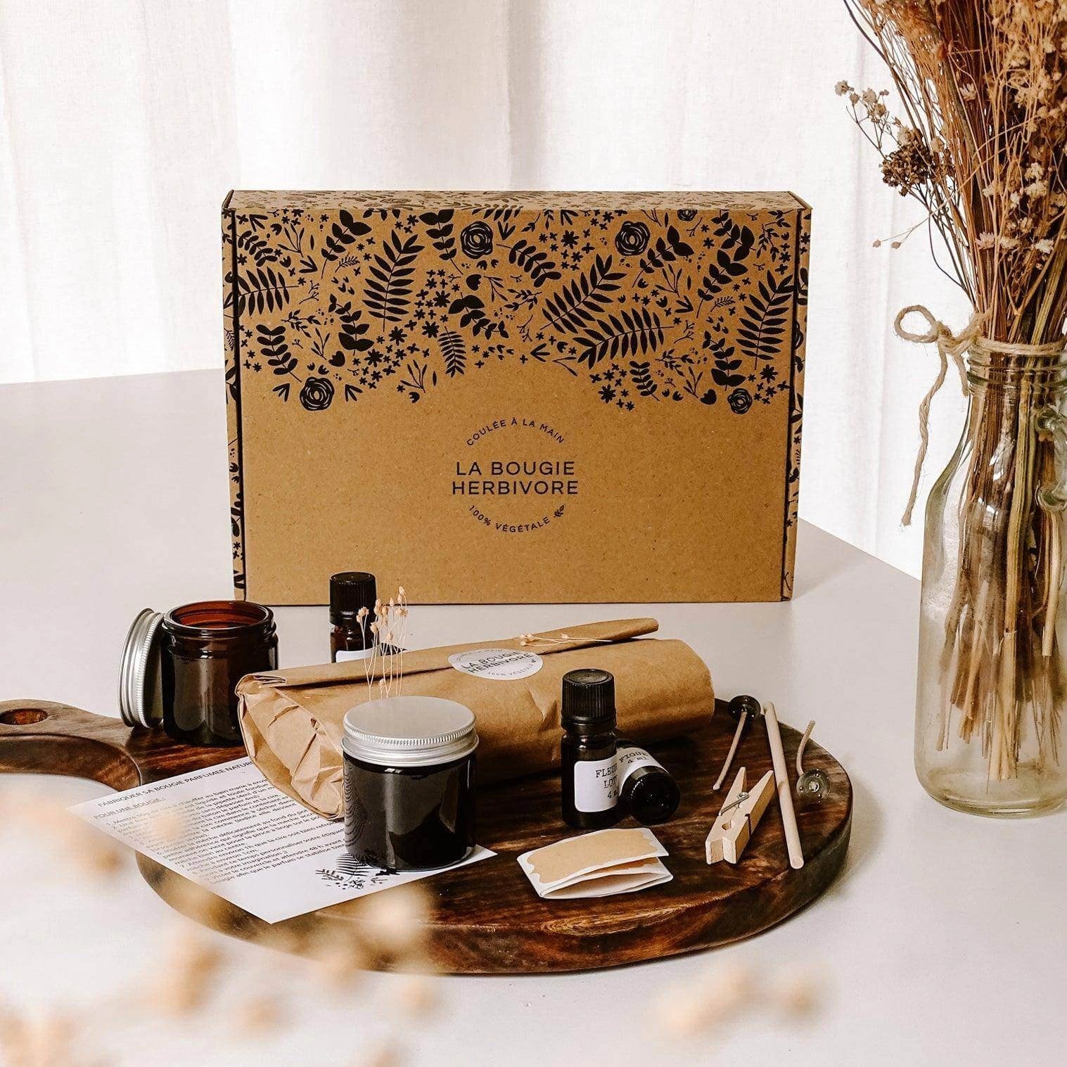 Kit bougies parfumées artisanales de La Bougie Herbivore avec accessoires et matériaux pour créer des bougies