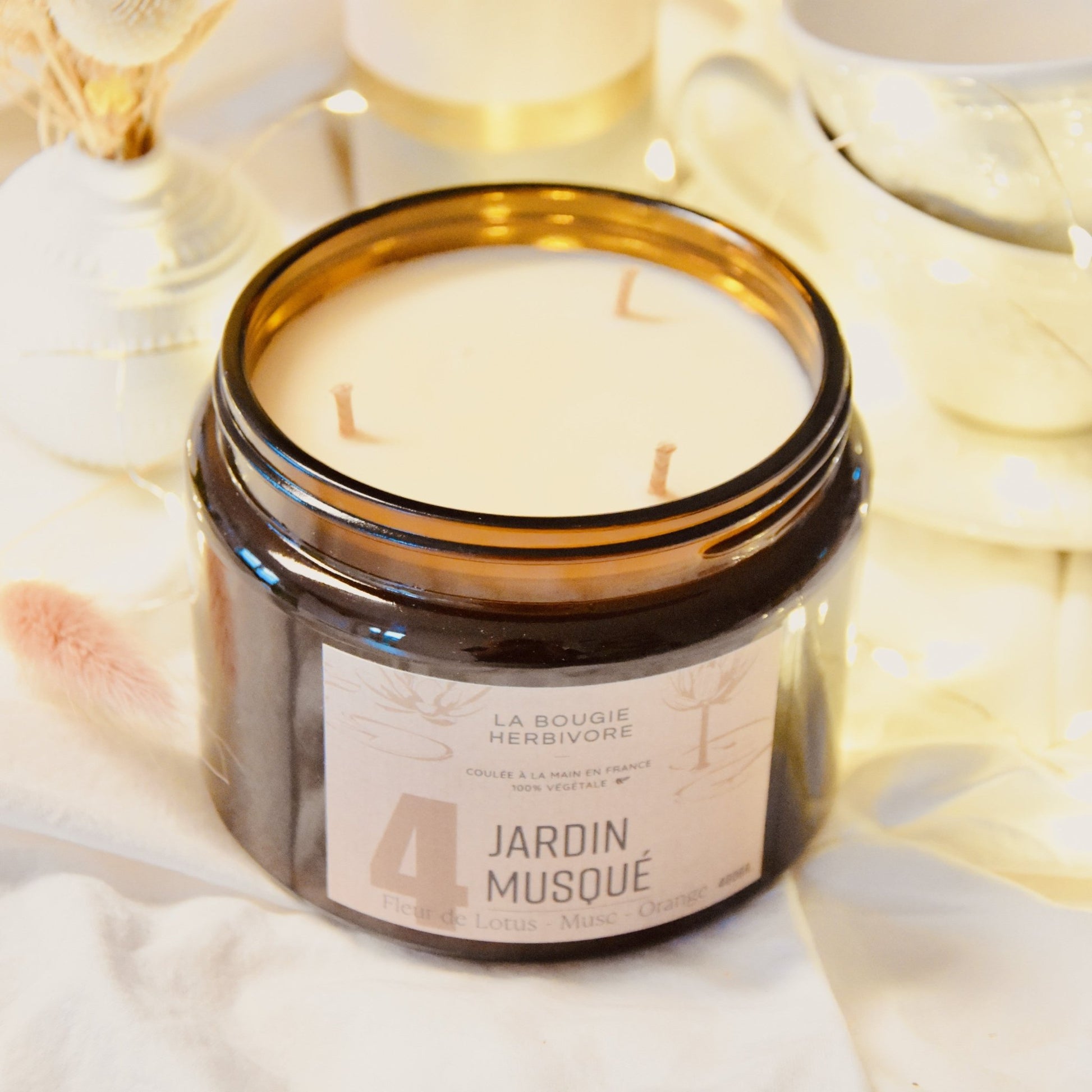 No. 4 JARDIN MUSQUE - Fleur de Lotus + Musc + Orange - La Bougie Herbivore